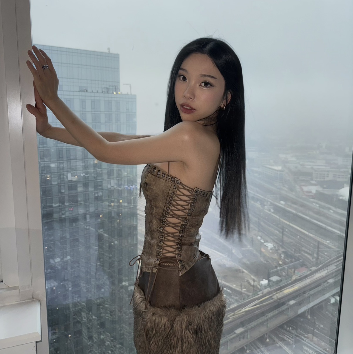 Beiyi, Hinge profile reviewer on RMH